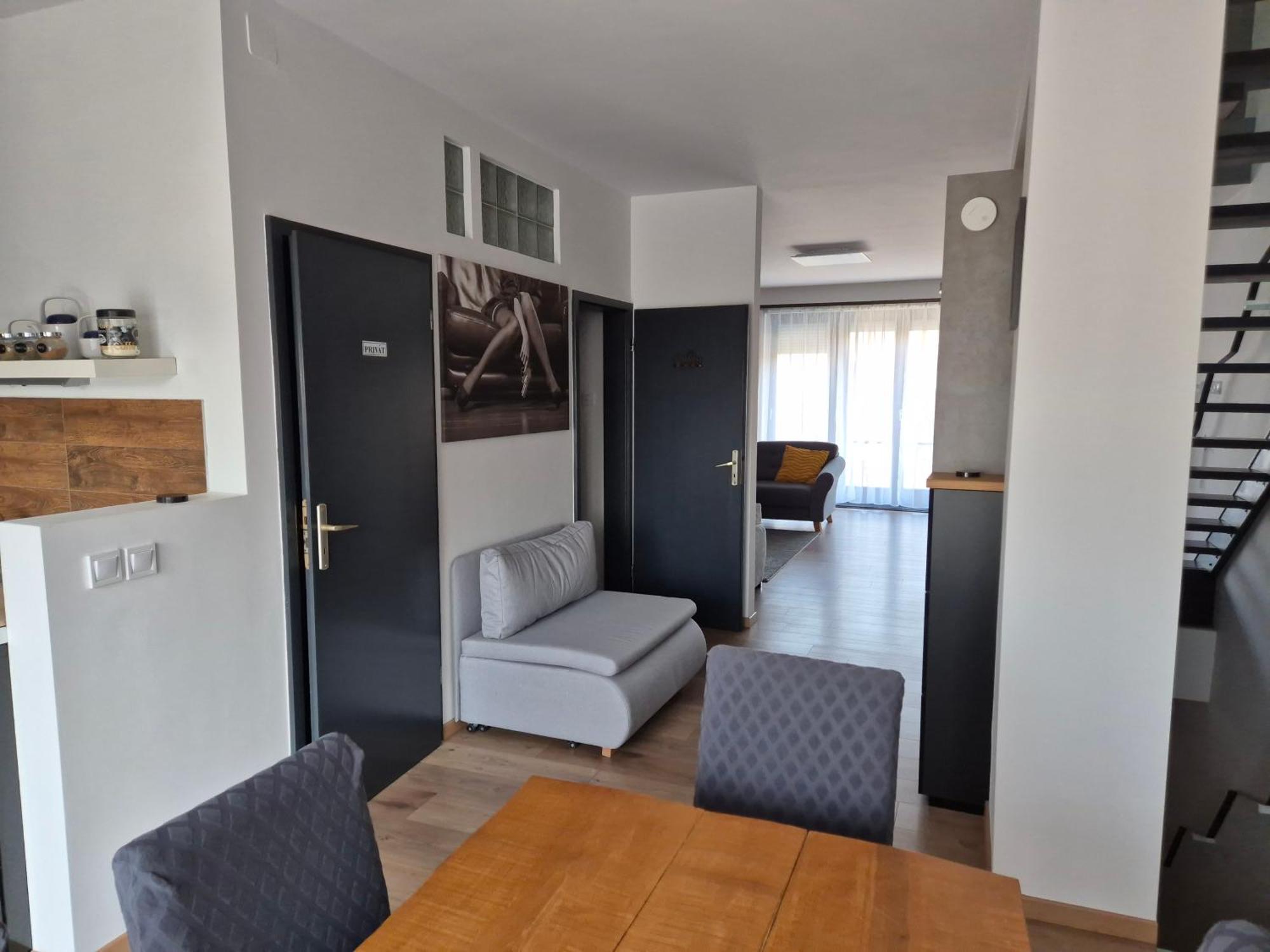 Toelgyes Apartmanhaz Szeged Esterno foto